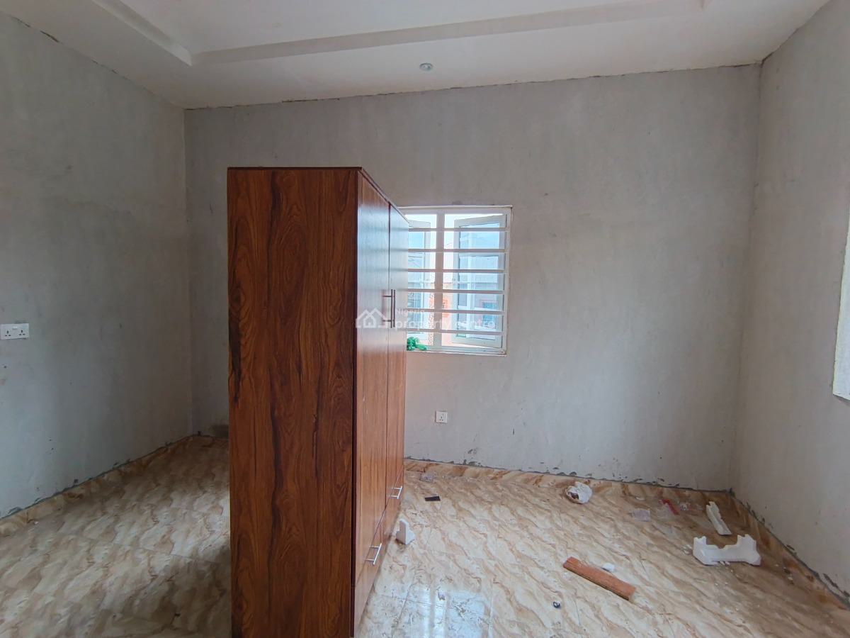 2 Bedroom Flat, Elepe Ijede Road, Ikorodu, Lagos, Flat / Apartment for Rent