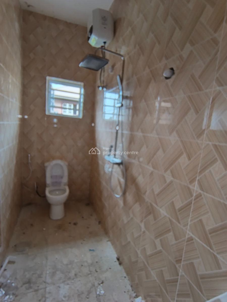 2 Bedroom Flat, Elepe Ijede Road, Ikorodu, Lagos, Flat / Apartment for Rent