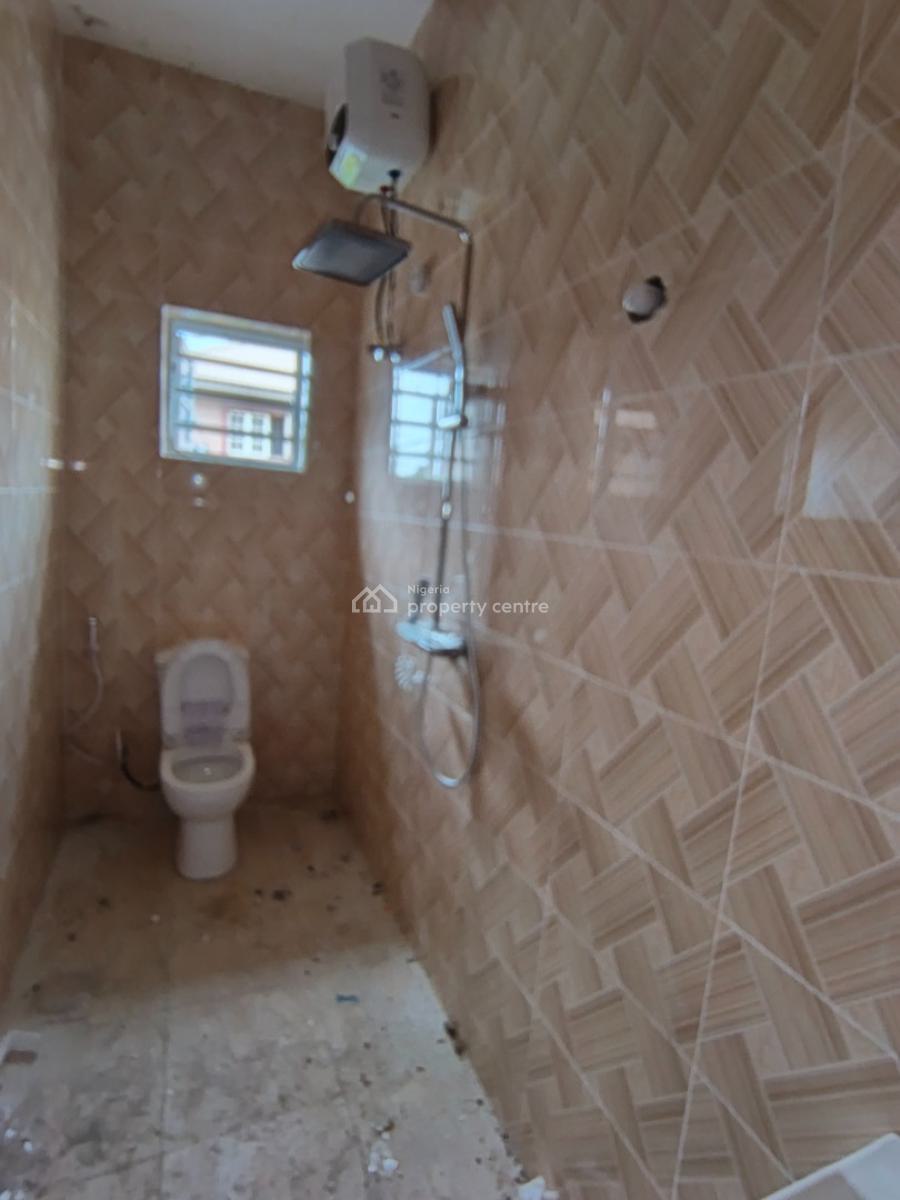 2 Bedroom Flat, Elepe Ijede Road, Ikorodu, Lagos, Flat / Apartment for Rent