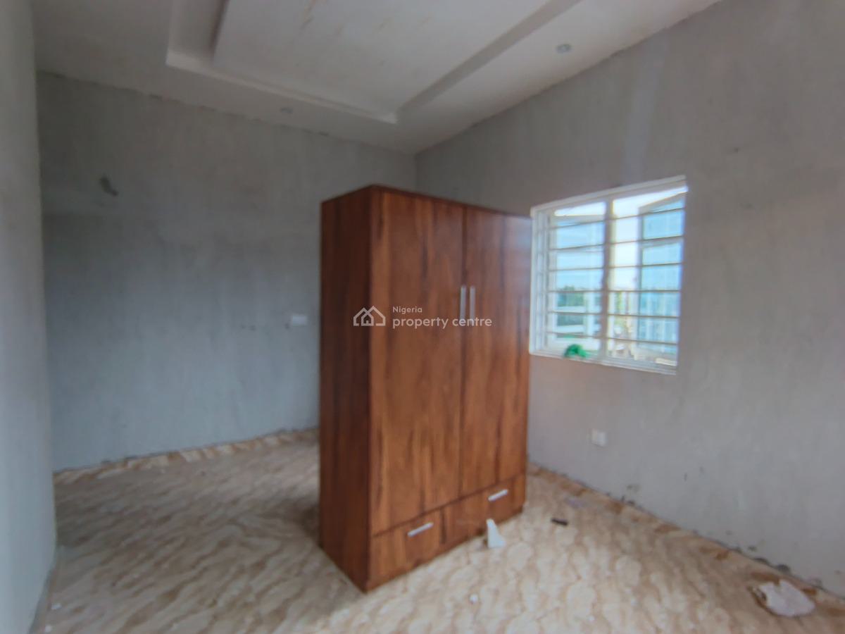 2 Bedroom Flat, Elepe Ijede Road, Ikorodu, Lagos, Flat / Apartment for Rent