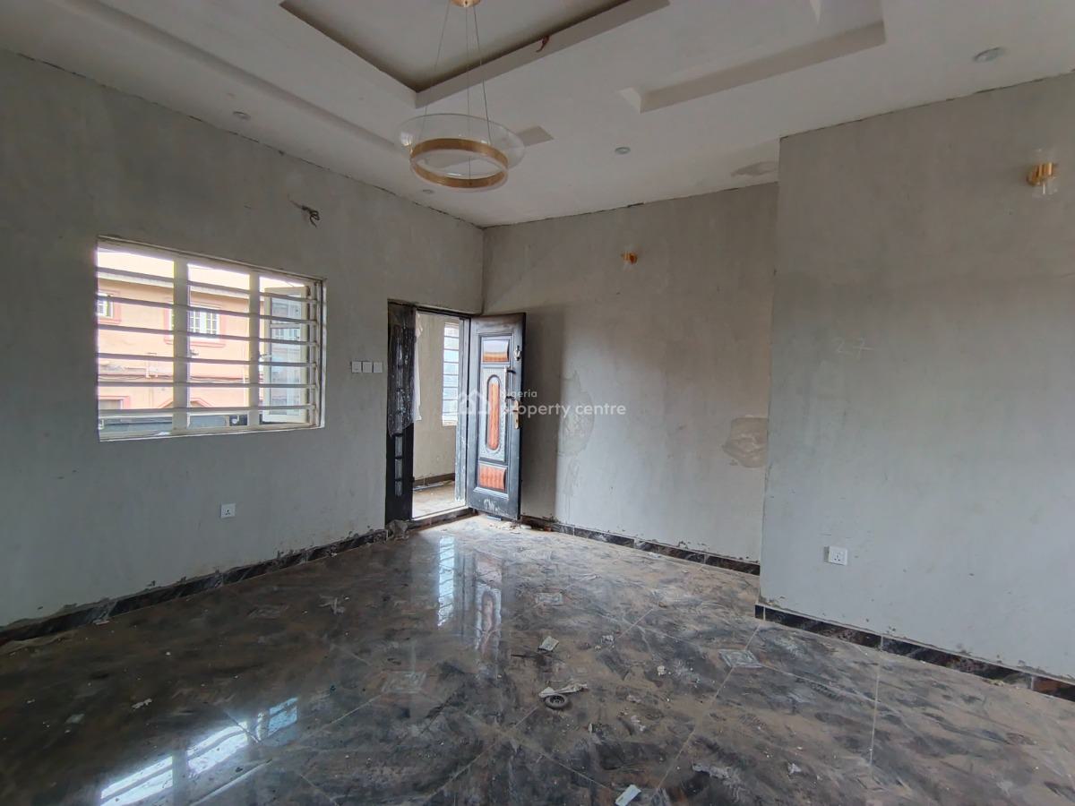 2 Bedroom Flat, Elepe Ijede Road, Ikorodu, Lagos, Flat / Apartment for Rent