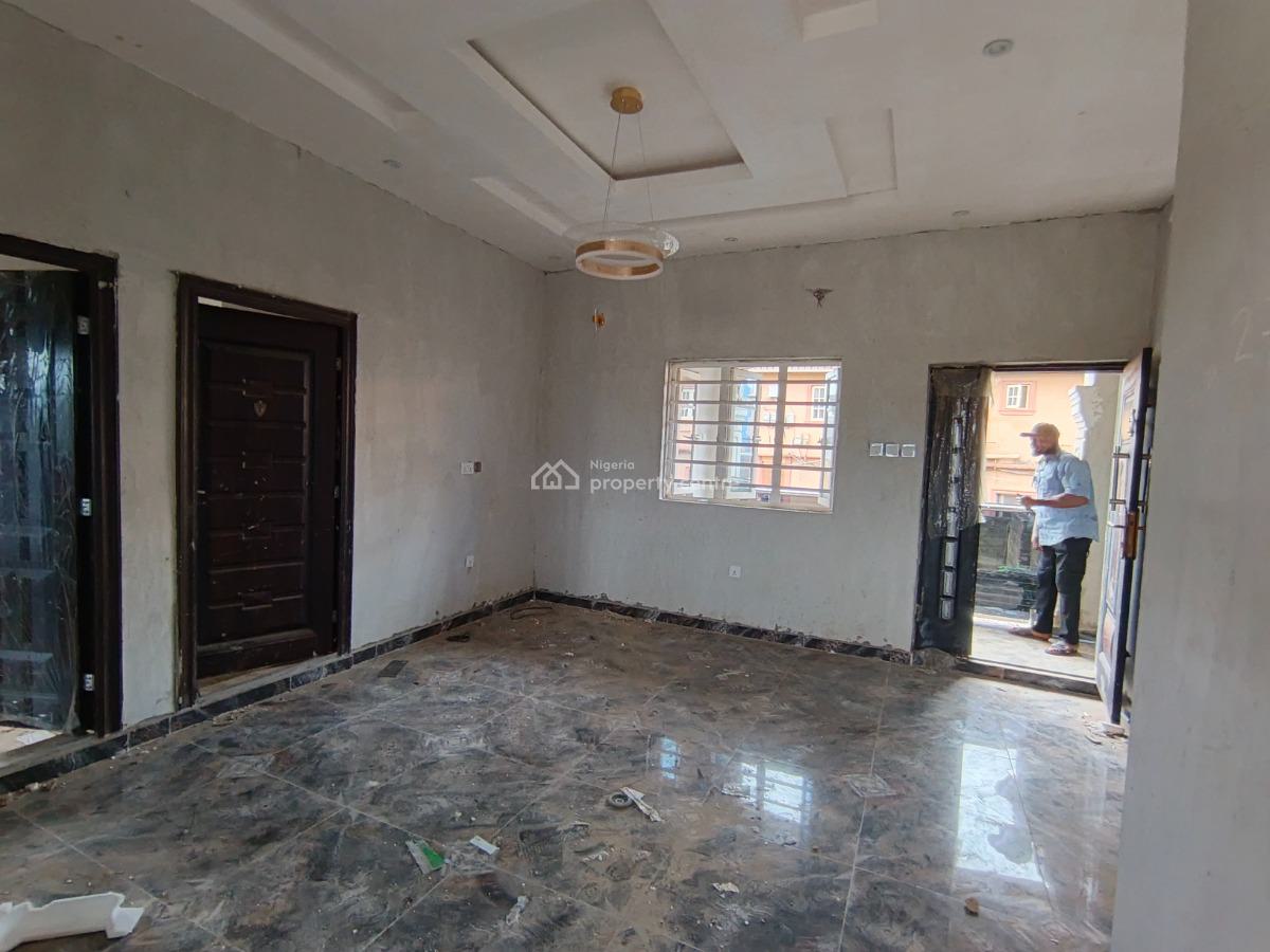 2 Bedroom Flat, Elepe Ijede Road, Ikorodu, Lagos, Flat / Apartment for Rent