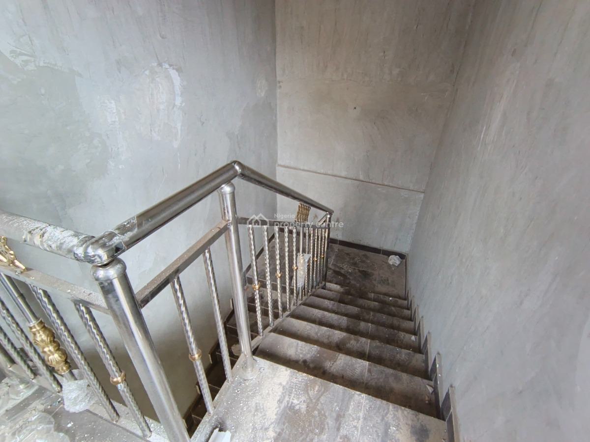 2 Bedroom Flat, Elepe Ijede Road, Ikorodu, Lagos, Flat / Apartment for Rent