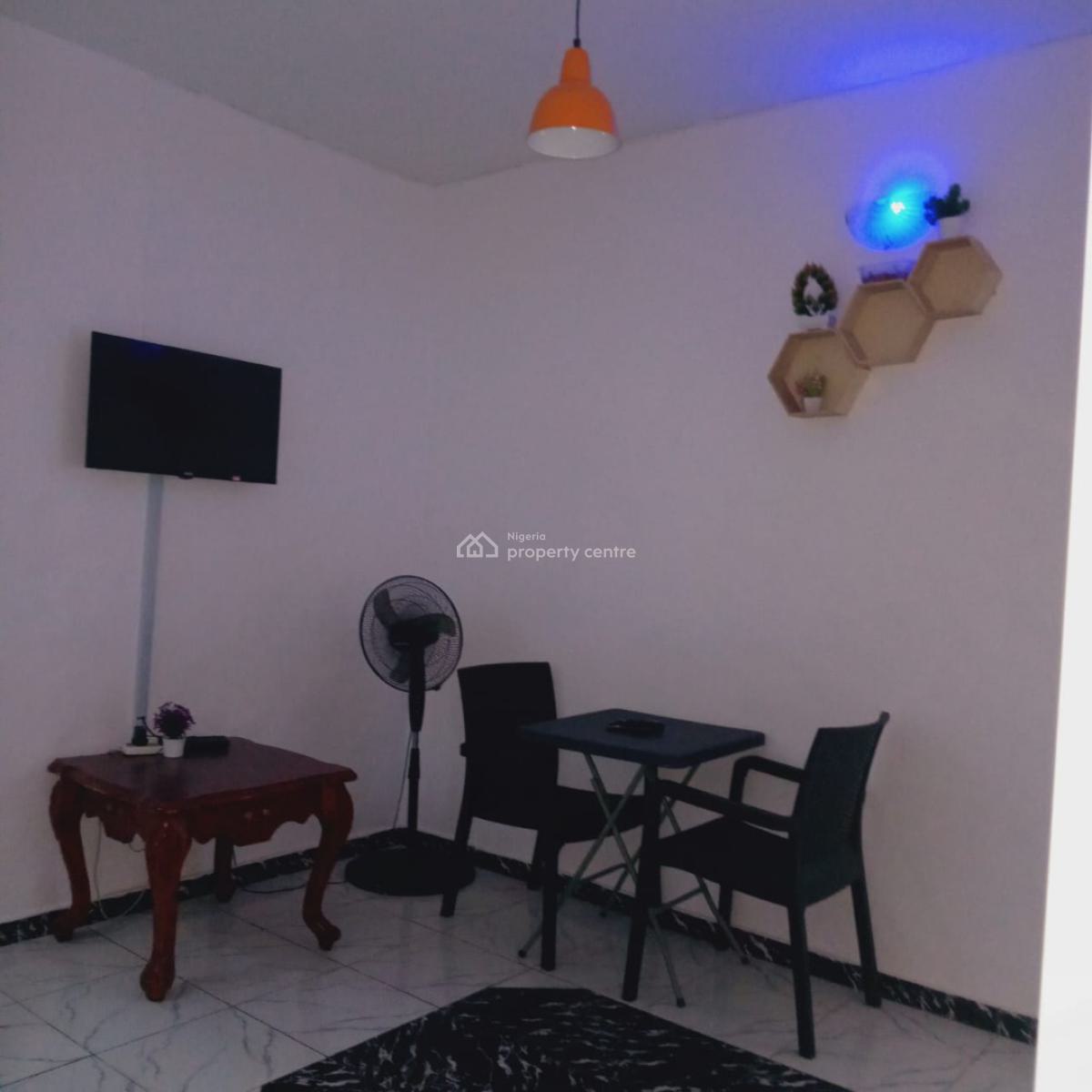 One Bedroom, Onigbongbo, Maryland, Lagos, Mini Flat (room and Parlour) Short Let