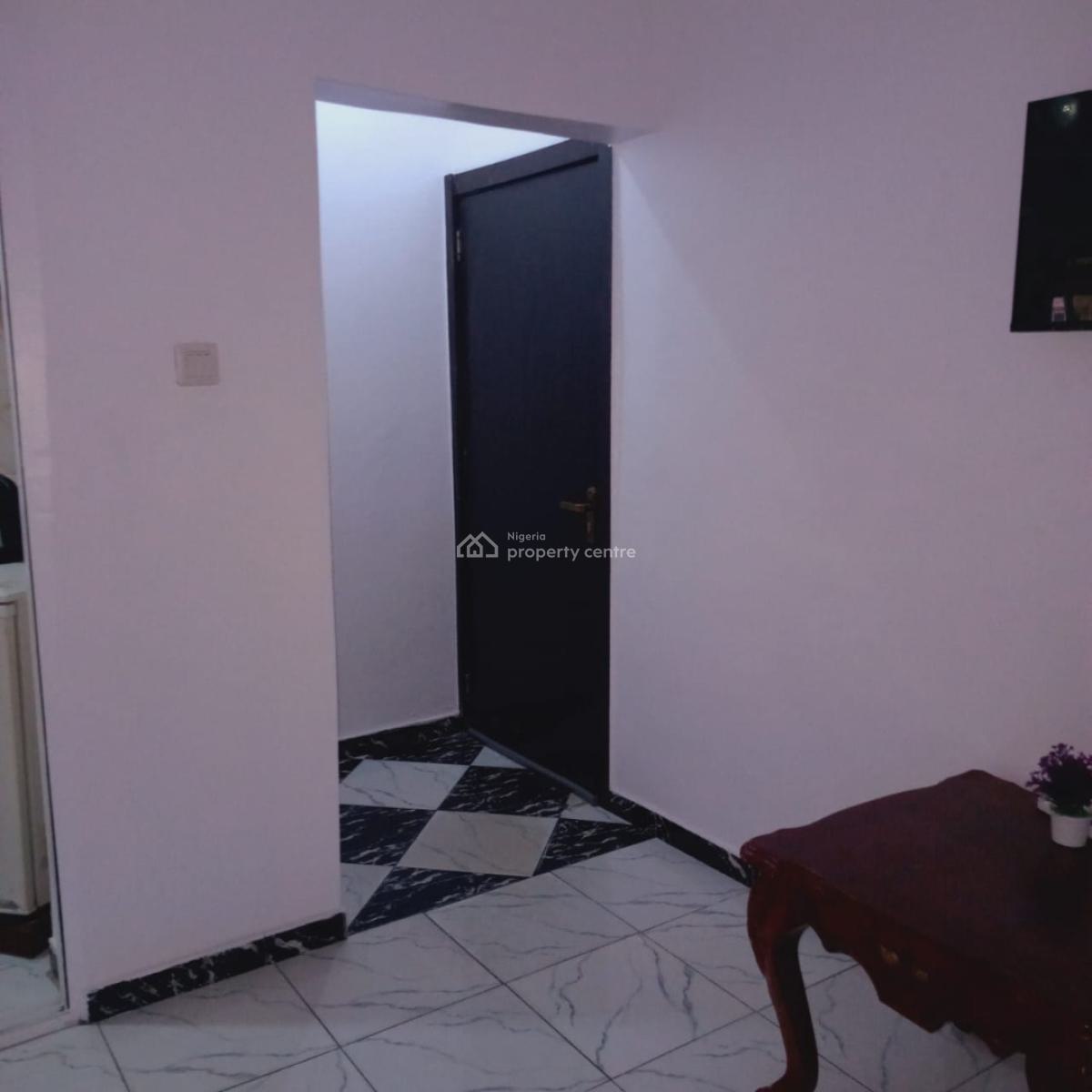 One Bedroom, Onigbongbo, Maryland, Lagos, Mini Flat (room and Parlour) Short Let