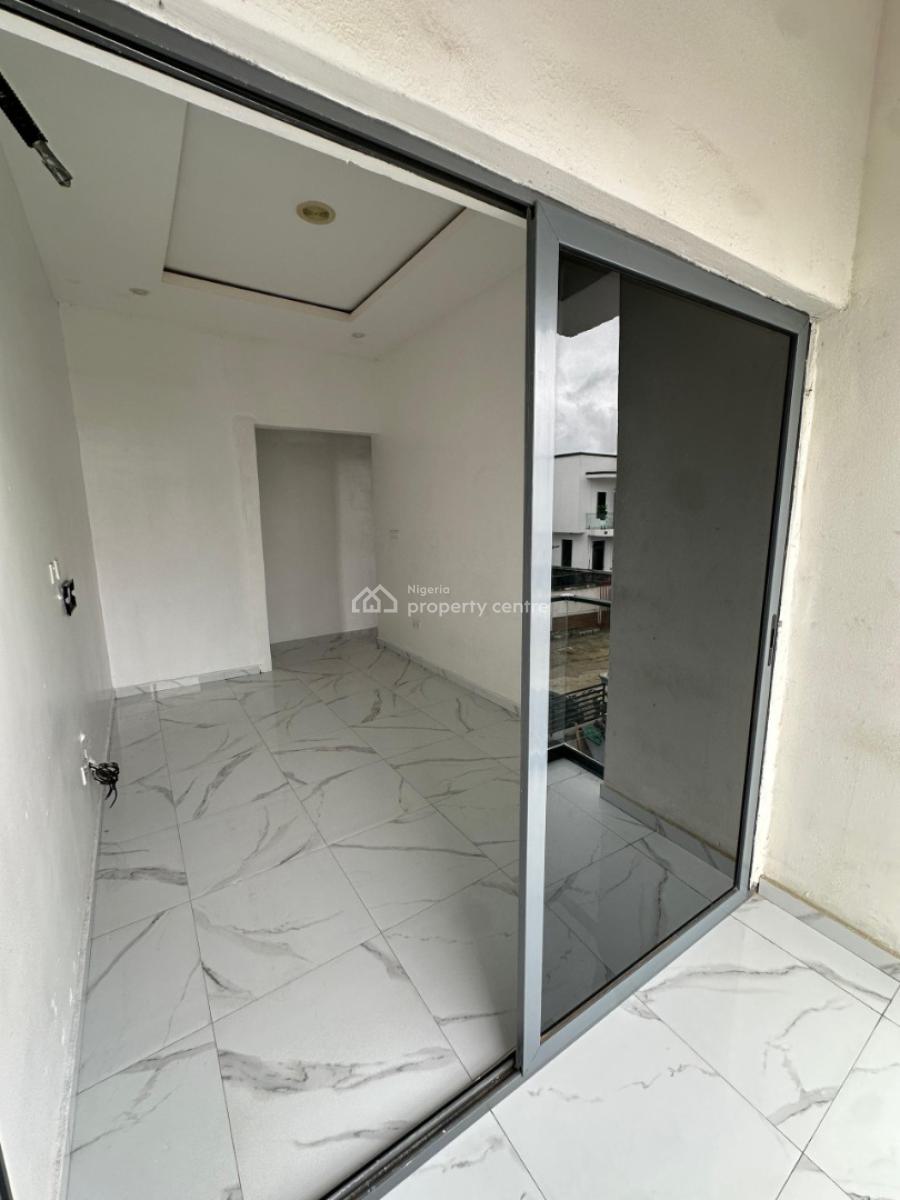 Spacious Master Bedroom with and Parlor Space, Royal Pine Estate, Orchid Road Eleganza Bustop Lekki Lagos, Lekki, Lagos, Flat / Apartment for Rent