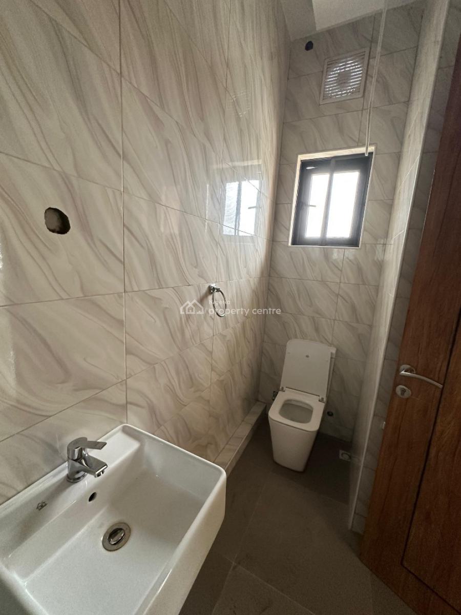 Spaciously Built 2bedroom Apartment with Elevator, Lekki Phase 1, Lekki, Lagos, Flat / Apartment for Rent