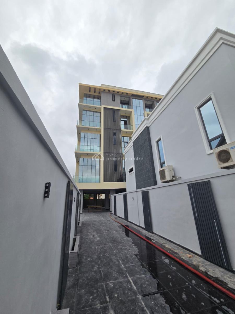Exquisitely Finished 3 Bedroom Apartments  with Gym, Swimming Pool, Lekki Phase 1, Lekki, Lagos, Flat / Apartment for Sale