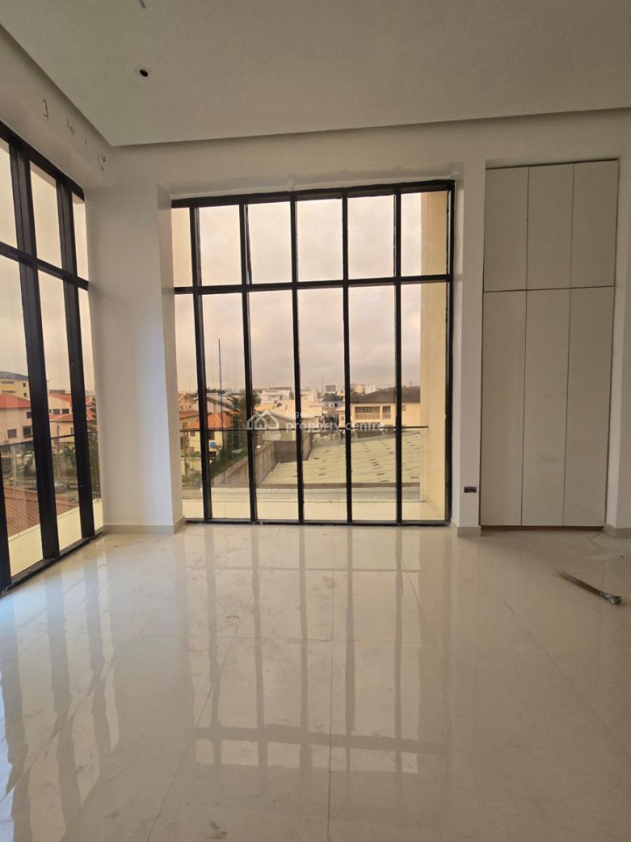 Exquisitely Finished 3 Bedroom Apartments  with Gym, Swimming Pool, Lekki Phase 1, Lekki, Lagos, Flat / Apartment for Sale