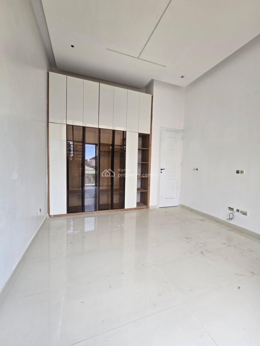 Exquisitely Finished 3 Bedroom Apartments  with Gym, Swimming Pool, Lekki Phase 1, Lekki, Lagos, Flat / Apartment for Sale