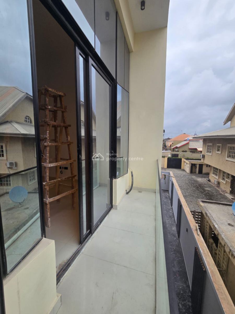 Exquisitely Finished 3 Bedroom Apartments  with Gym, Swimming Pool, Lekki Phase 1, Lekki, Lagos, Flat / Apartment for Sale