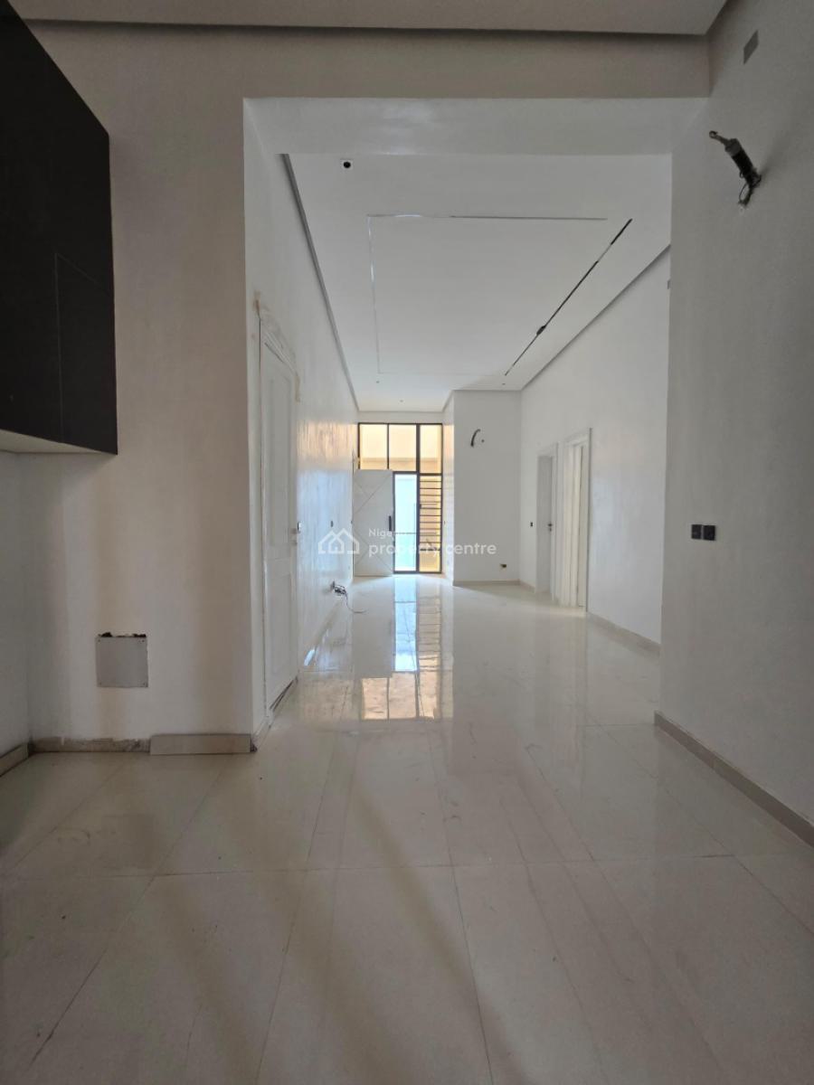 Exquisitely Finished 3 Bedroom Apartments  with Gym, Swimming Pool, Lekki Phase 1, Lekki, Lagos, Flat / Apartment for Sale
