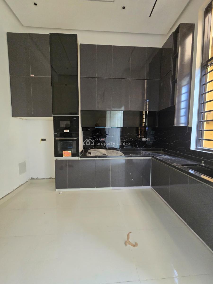 Exquisitely Finished 3 Bedroom Apartments  with Gym, Swimming Pool, Lekki Phase 1, Lekki, Lagos, Flat / Apartment for Sale