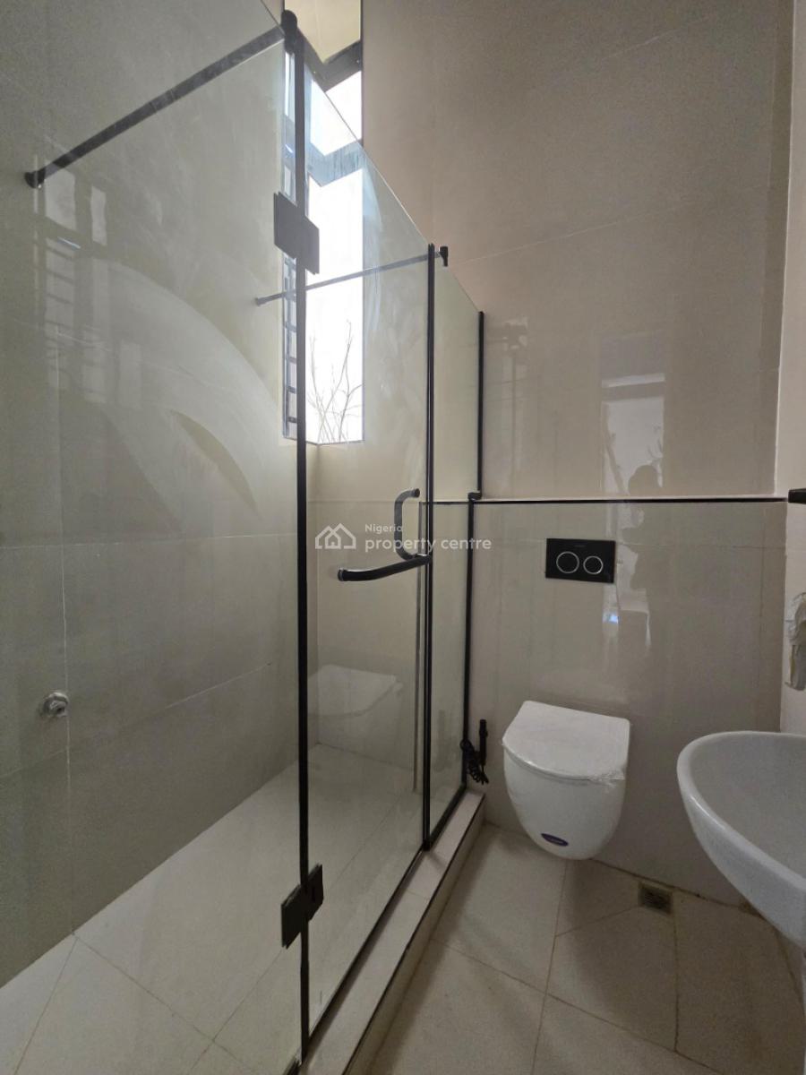 Exquisitely Finished 3 Bedroom Apartments  with Gym, Swimming Pool, Lekki Phase 1, Lekki, Lagos, Flat / Apartment for Sale