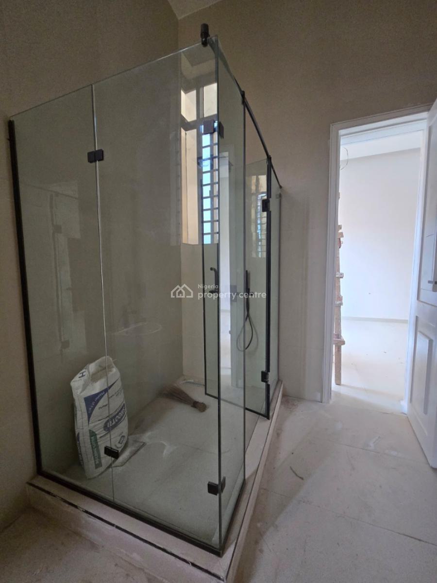 Exquisitely Finished 3 Bedroom Apartments  with Gym, Swimming Pool, Lekki Phase 1, Lekki, Lagos, Flat / Apartment for Sale