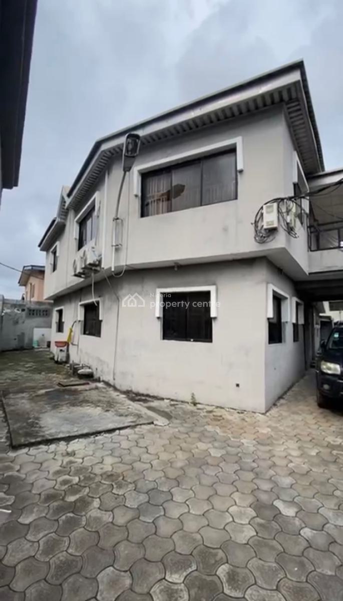 Luxury Duplex with Spacious Compound, Ogunlana, Surulere, Lagos, Detached Duplex for Sale