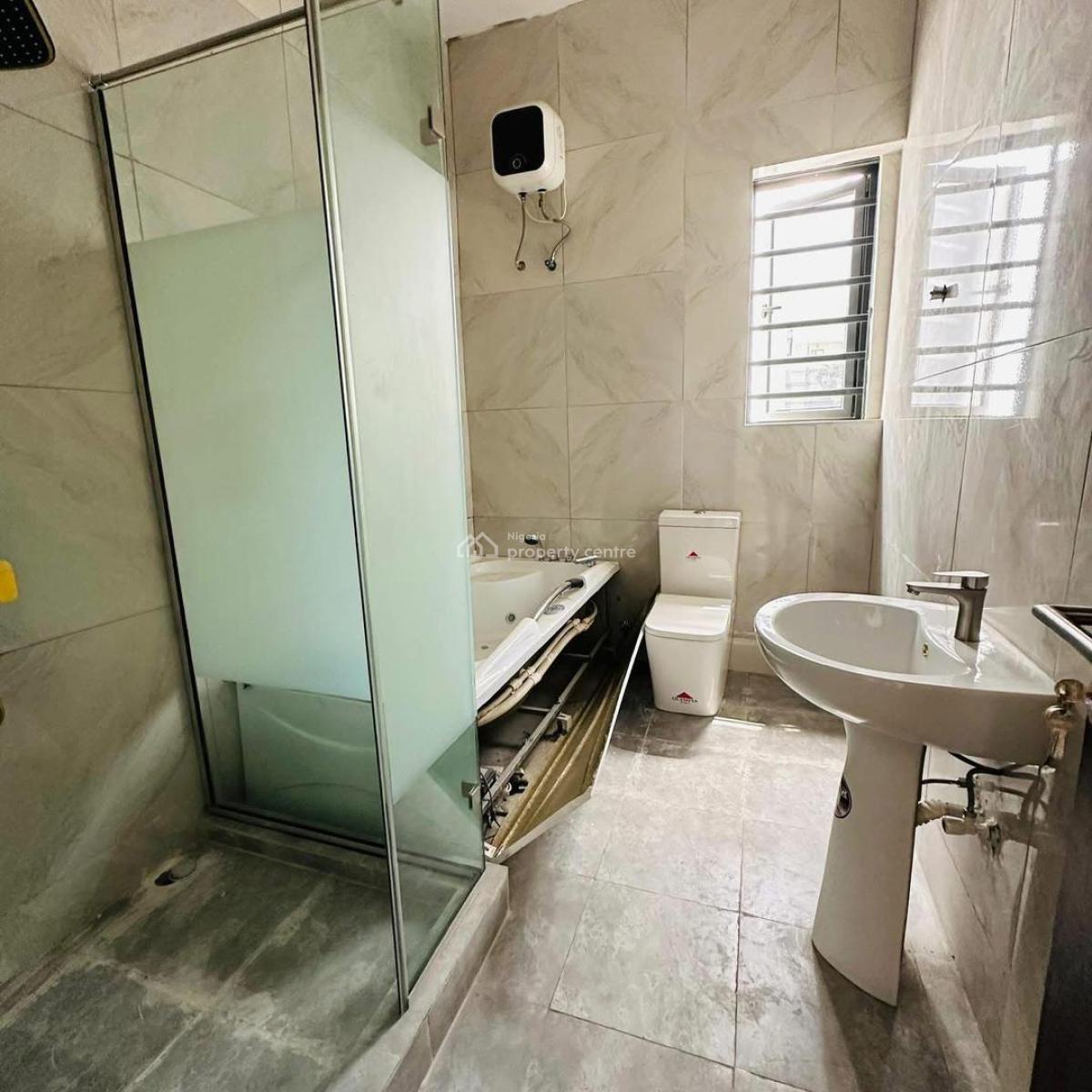 Standard 5 Bedroom Detached Duplex in a Good Location, Magodo Phase 2, Magodo, Lagos, Detached Duplex for Sale