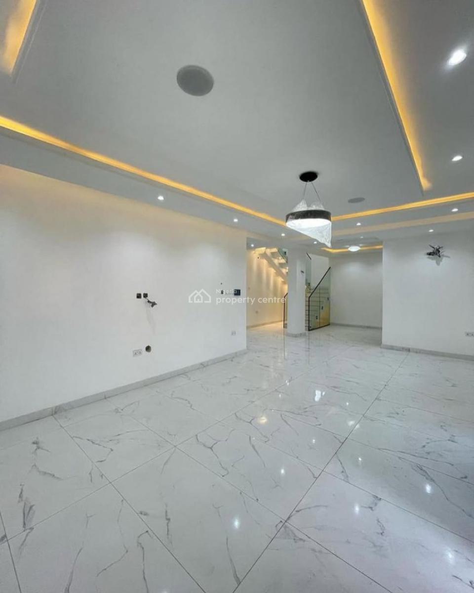 4 Bedroom Massionette, Lekki Phase 1, Lekki, Lagos, Flat / Apartment for Sale