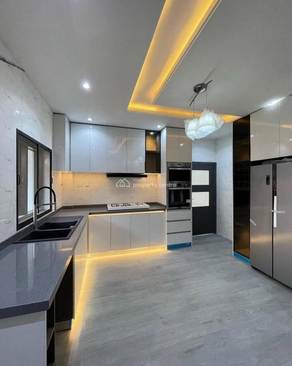 4 Bedroom Massionette, Lekki Phase 1, Lekki, Lagos, Flat / Apartment for Sale