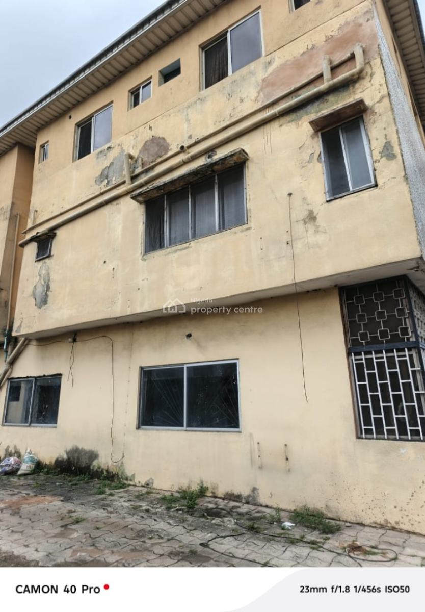Spacious Old 4 Bedroom Duplex, Off Folagoro Road, Fola Agoro, Yaba, Lagos, House for Sale