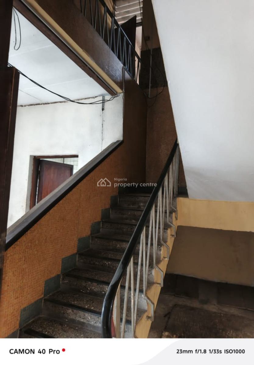 Spacious Old 4 Bedroom Duplex, Off Folagoro Road, Fola Agoro, Yaba, Lagos, House for Sale