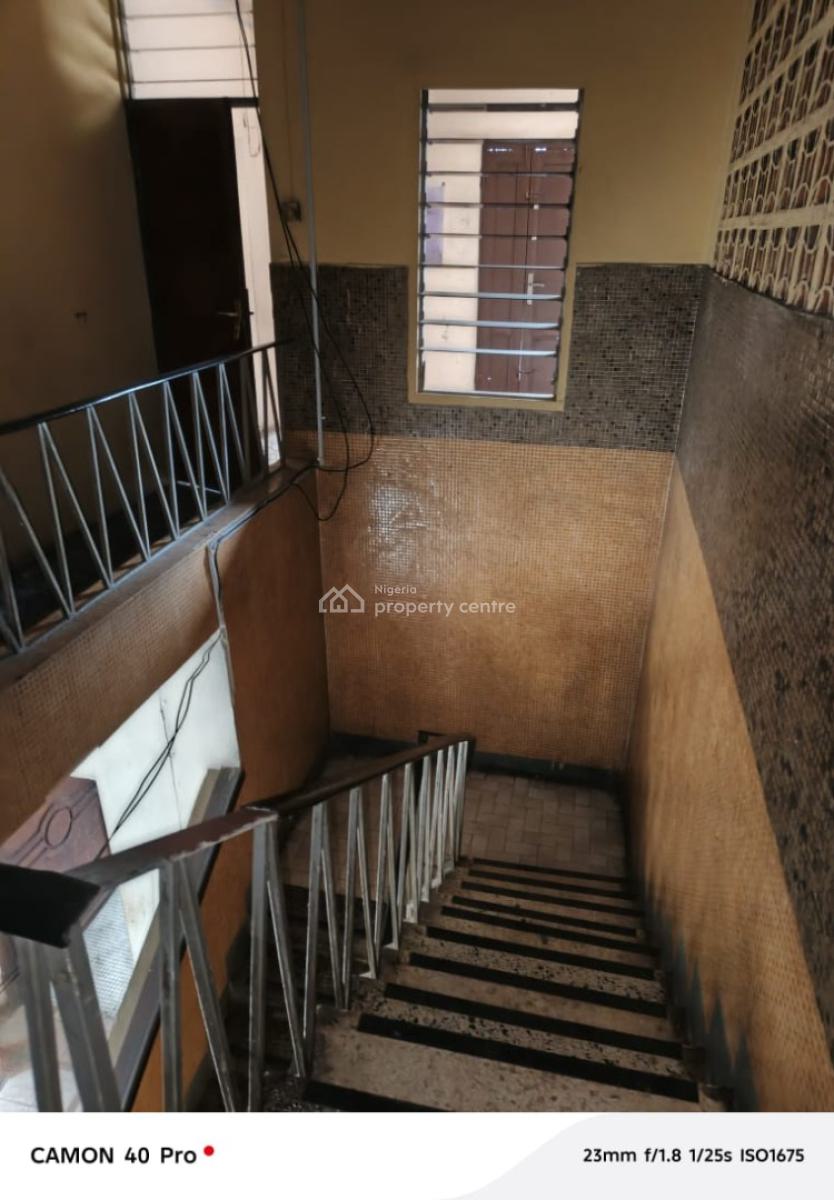 Spacious Old 4 Bedroom Duplex, Off Folagoro Road, Fola Agoro, Yaba, Lagos, House for Sale