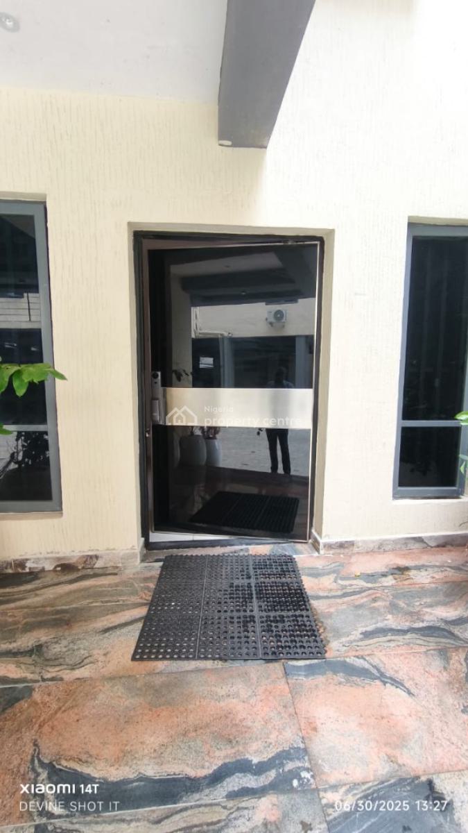 Luxury 2 Bedroom Penthouse with Bq in Secured Estate, Off Admiralty Road, Lekki Phase 1, Lekki, Lagos, Flat / Apartment for Sale