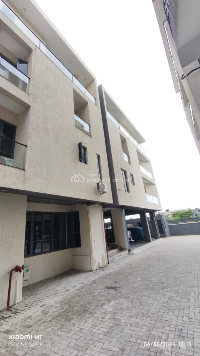 Luxury 2 Bedroom Penthouse with Bq in Secured Estate, Off Admiralty Road, Lekki Phase 1, Lekki, Lagos, Flat / Apartment for Sale