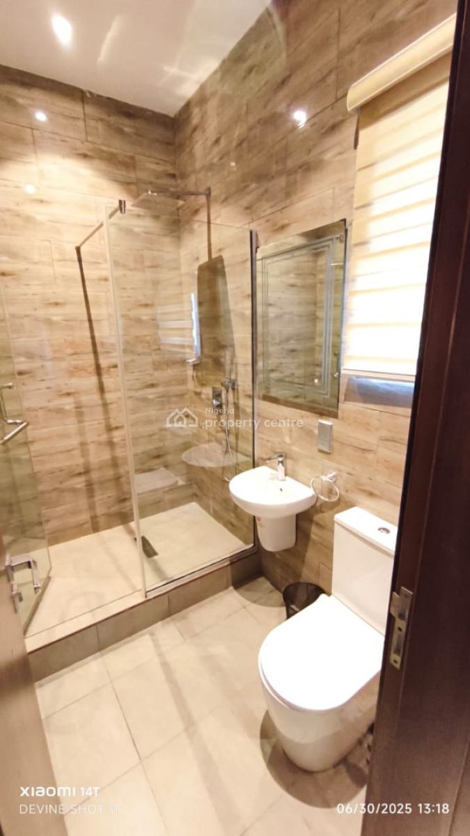 Luxury 2 Bedroom Penthouse with Bq in Secured Estate, Off Admiralty Road, Lekki Phase 1, Lekki, Lagos, Flat / Apartment for Sale