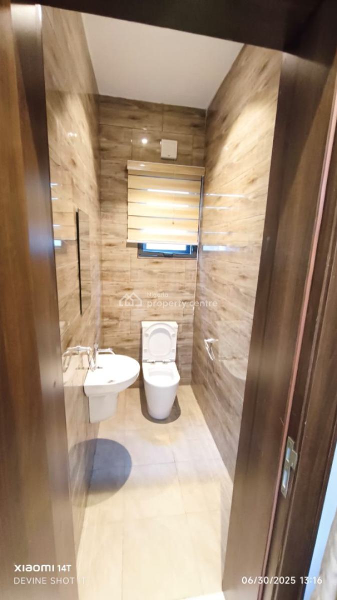 Luxury 2 Bedroom Penthouse with Bq in Secured Estate, Off Admiralty Road, Lekki Phase 1, Lekki, Lagos, Flat / Apartment for Sale