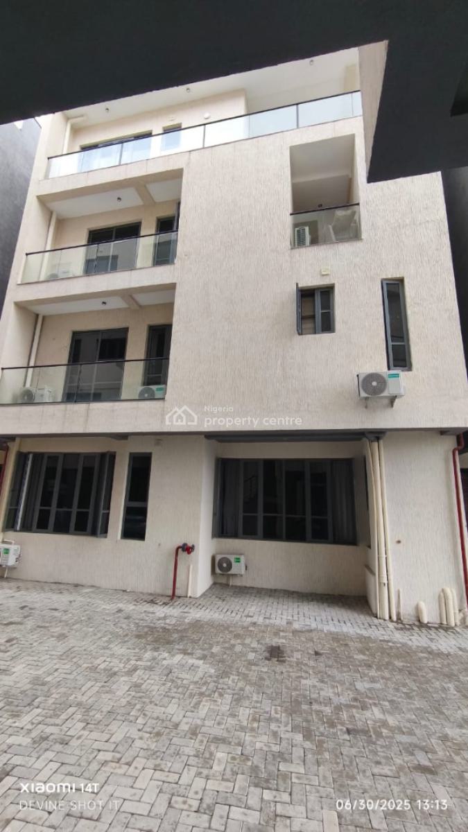 Luxury 2 Bedroom Penthouse with Bq in Secured Estate, Off Admiralty Road, Lekki Phase 1, Lekki, Lagos, Flat / Apartment for Sale