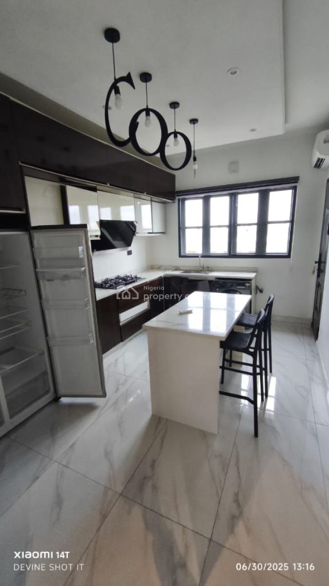 Luxury 2 Bedroom Penthouse with Bq in Secured Estate, Off Admiralty Road, Lekki Phase 1, Lekki, Lagos, Flat / Apartment for Sale