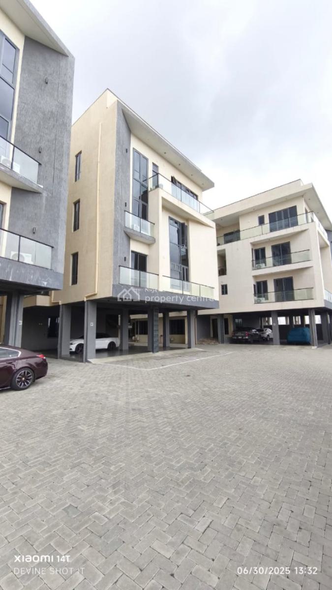 Luxury 2 Bedroom Penthouse with Bq in Secured Estate, Off Admiralty Road, Lekki Phase 1, Lekki, Lagos, Flat / Apartment for Sale
