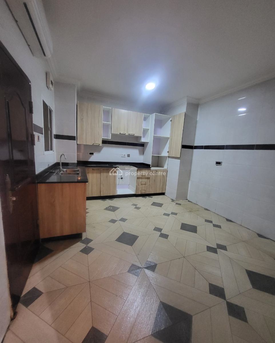 Luxurious Massive 3bedroom Flat with Bq, By Nnpc Filling Station, Gaduwa, Abuja, Flat / Apartment for Rent