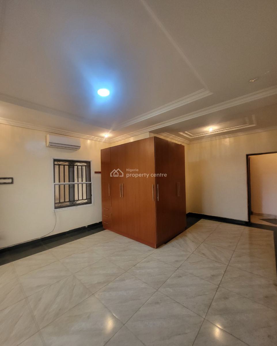 Luxurious Massive 3bedroom Flat with Bq, By Nnpc Filling Station, Gaduwa, Abuja, Flat / Apartment for Rent