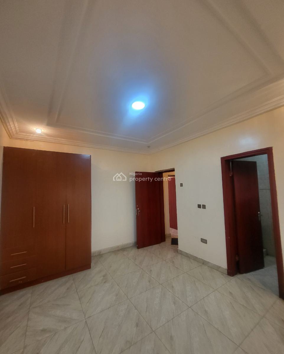 Luxurious Massive 3bedroom Flat with Bq, By Nnpc Filling Station, Gaduwa, Abuja, Flat / Apartment for Rent