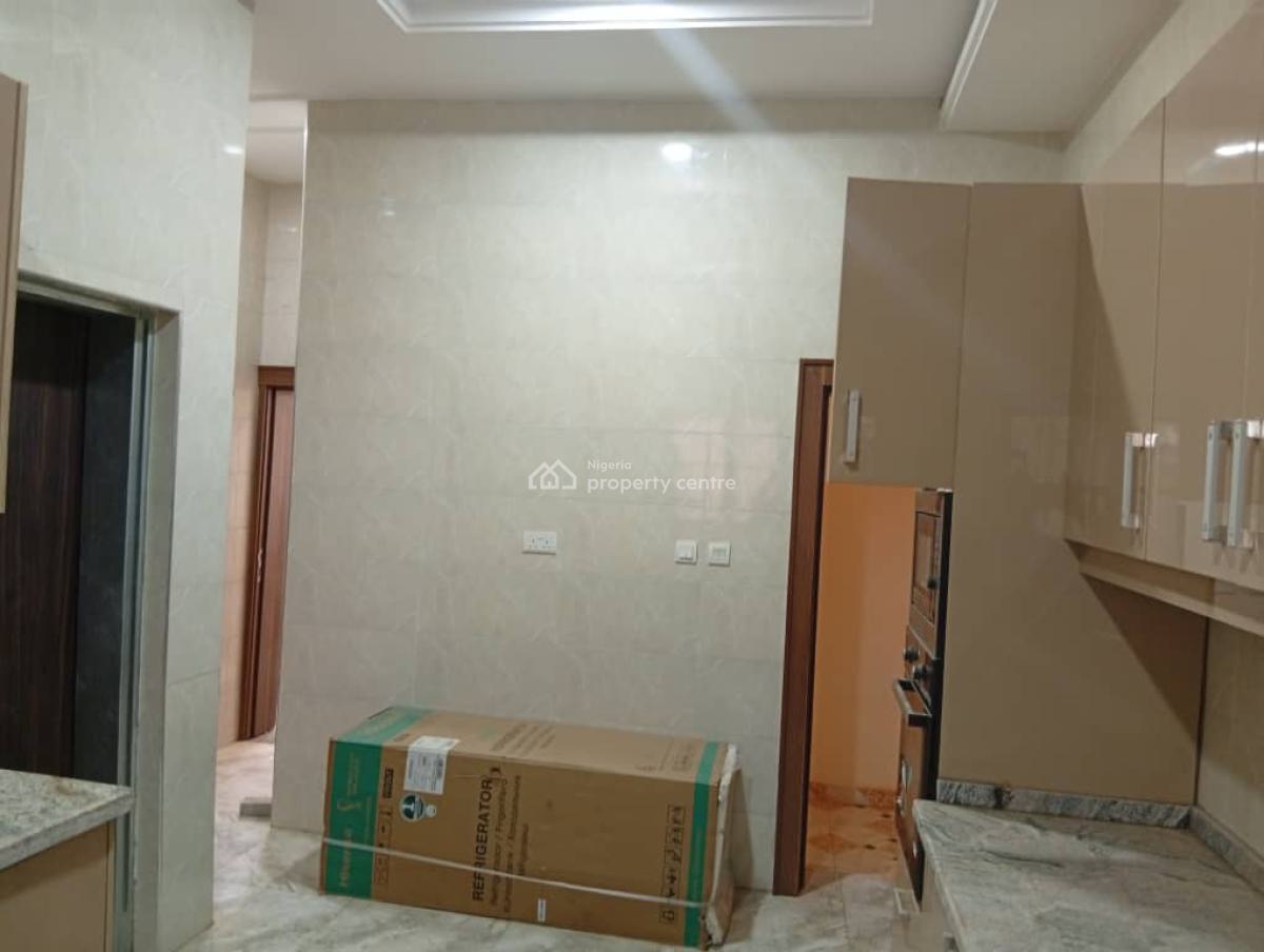 a Very Good Spacious 2bedroom Flat, Airport Road By Immigration Office, Lugbe District, Abuja, Flat / Apartment for Rent