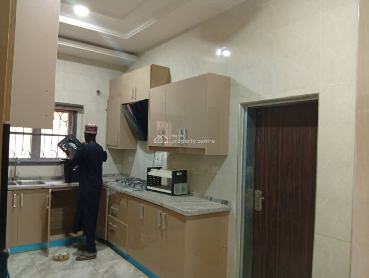 a Very Good Spacious 2bedroom Flat, Airport Road By Immigration Office, Lugbe District, Abuja, Flat / Apartment for Rent