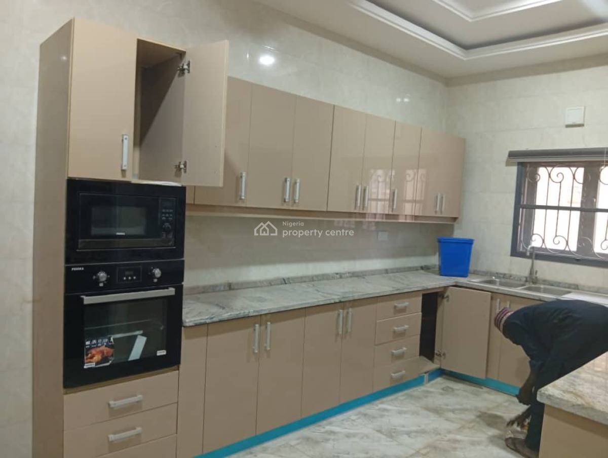 a Very Good Spacious 2bedroom Flat, Airport Road By Immigration Office, Lugbe District, Abuja, Flat / Apartment for Rent