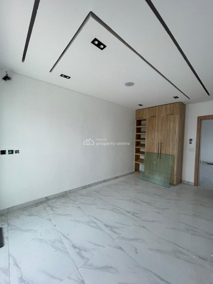 Income Generating 2 Bedroom Apartment with a Gym, Elevator, Pool, Bq, Lekki Phase 1, Lekki, Lagos, Block of Flats for Sale