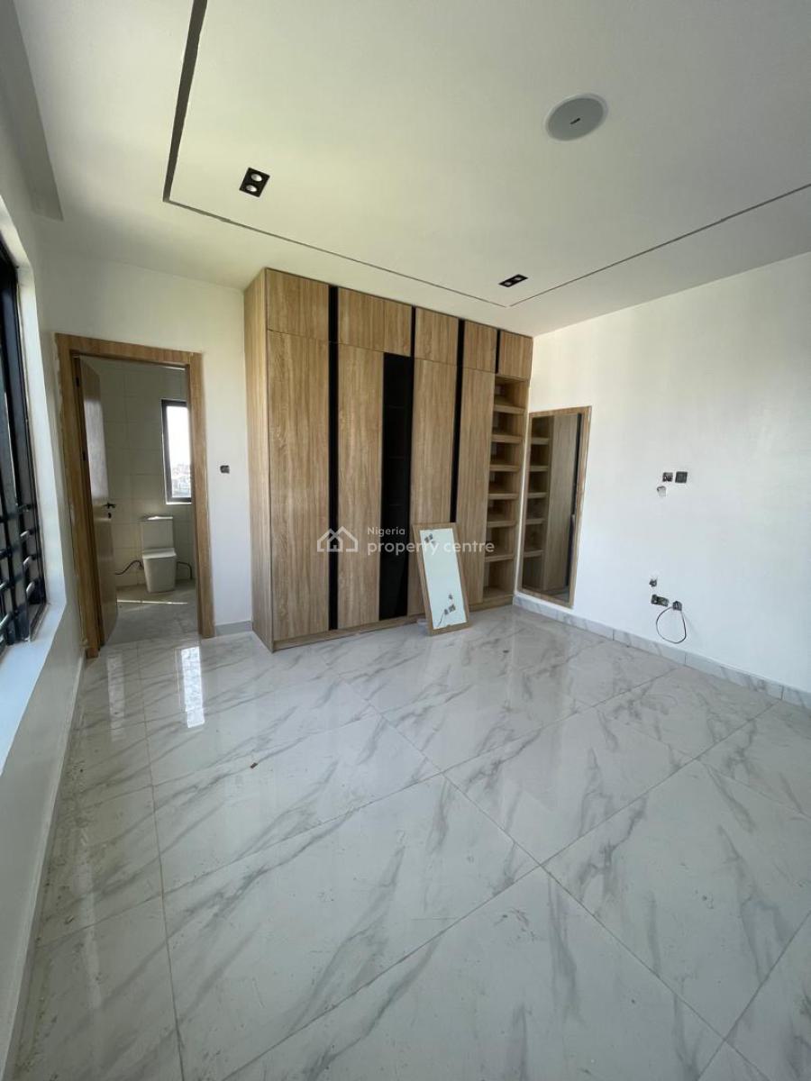 Income Generating 2 Bedroom Apartment with a Gym, Elevator, Pool, Bq, Lekki Phase 1, Lekki, Lagos, Block of Flats for Sale