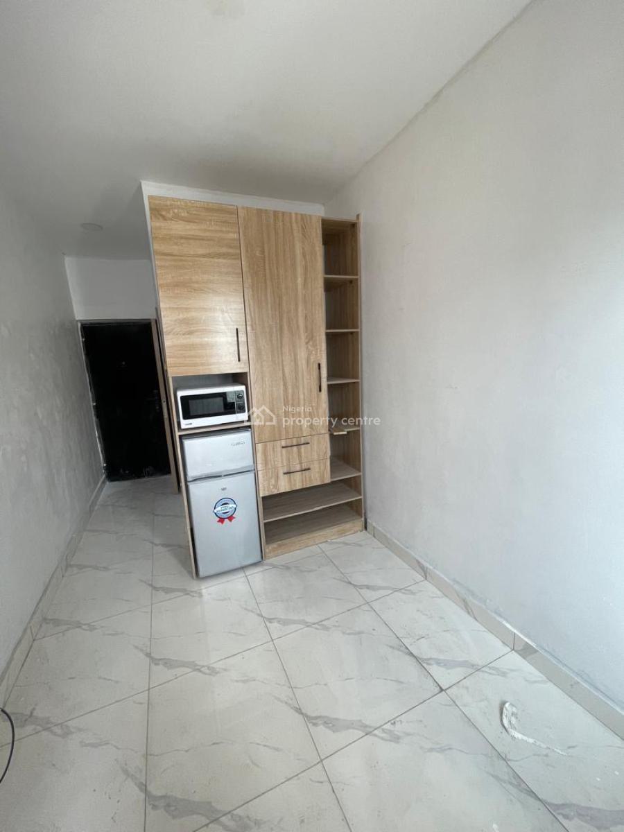Income Generating 2 Bedroom Apartment with a Gym, Elevator, Pool, Bq, Lekki Phase 1, Lekki, Lagos, Block of Flats for Sale