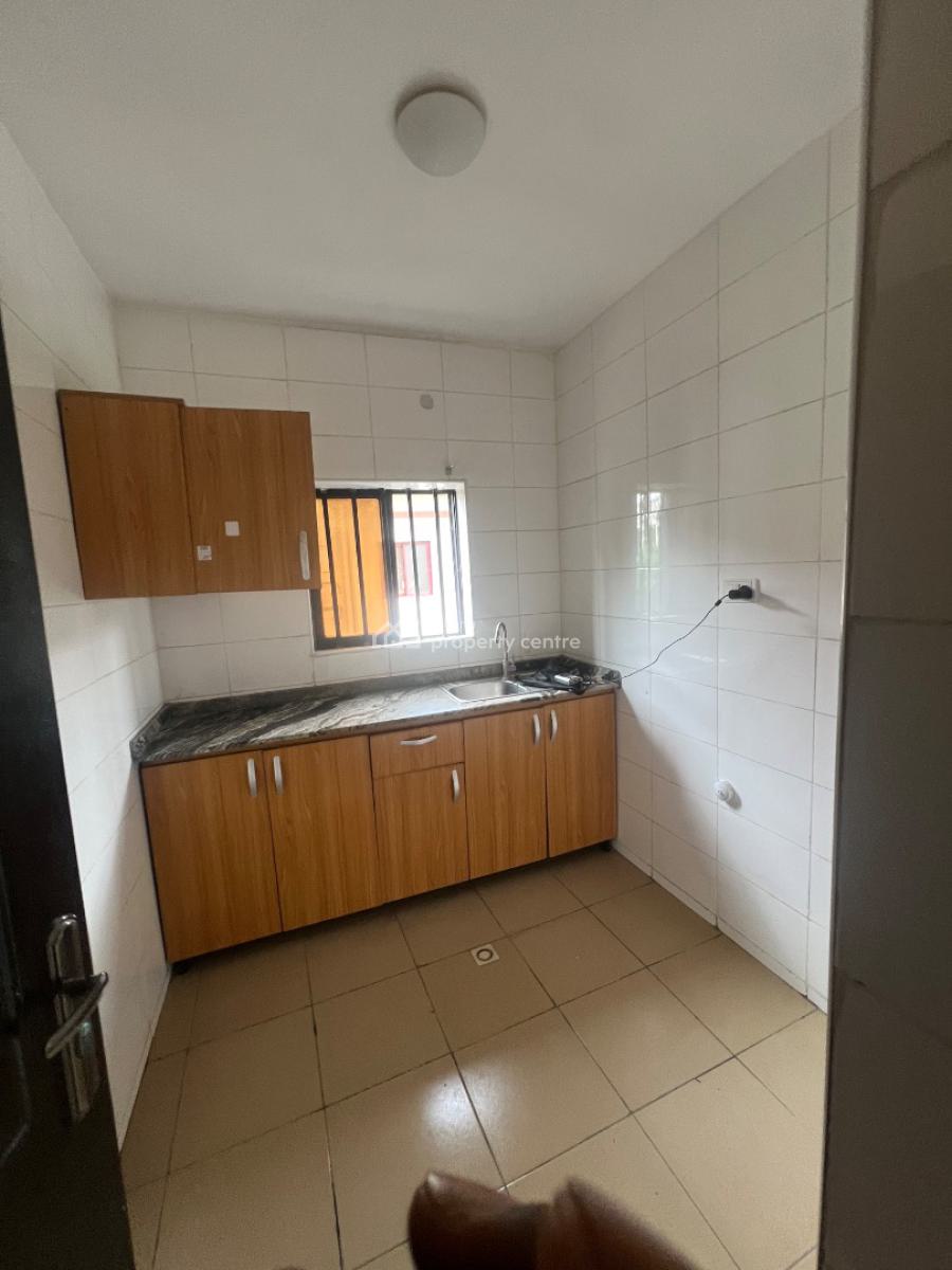 Clean Service 2 Bedroom Flat, 1st Floor,tarred Rd, Gen & Ac, Jabi, Abuja, Flat / Apartment for Rent