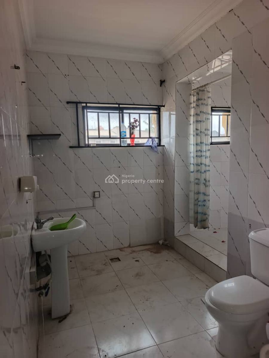 Lovely 3 Bedroom Flat, Omole Phase 1, Ikeja, Lagos, Flat / Apartment for Rent