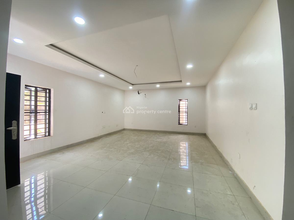 4 Bedrooms Terrace with Bq, Lekki Scheme 2, Off Abraham Adesanya, Ogombo Road, Lekki Phase 2, Lekki, Lagos, Terraced Duplex for Sale