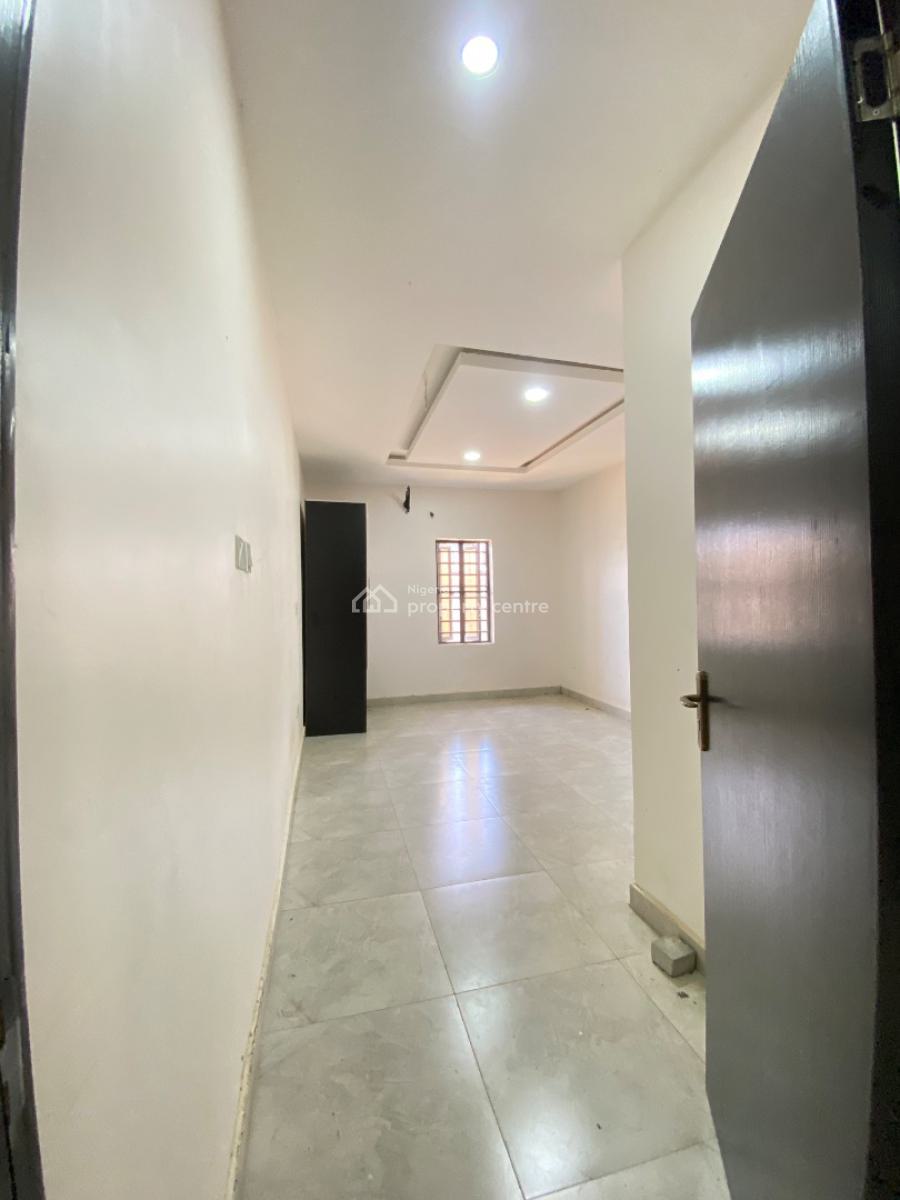 4 Bedrooms Terrace with Bq, Lekki Scheme 2, Off Abraham Adesanya, Ogombo Road, Lekki Phase 2, Lekki, Lagos, Terraced Duplex for Sale