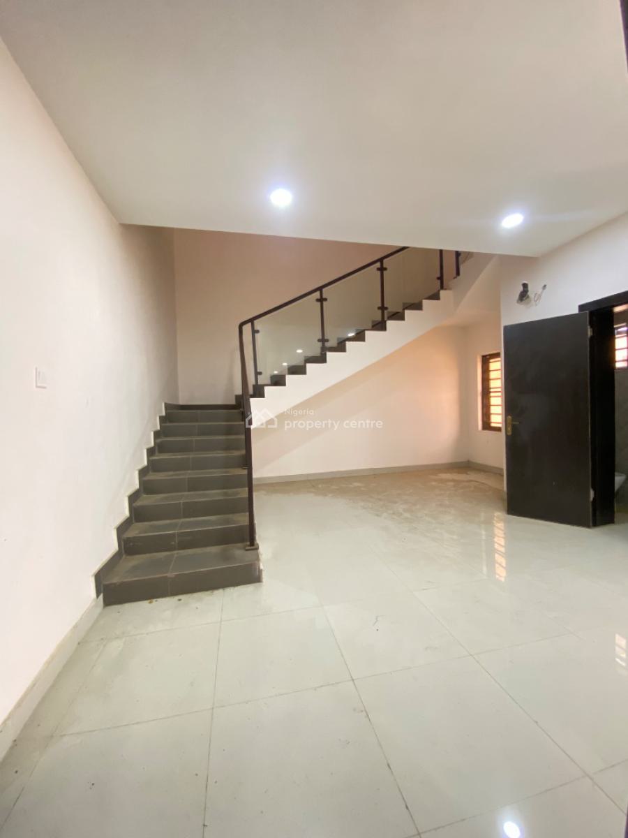 4 Bedrooms Terrace with Bq, Lekki Scheme 2, Off Abraham Adesanya, Ogombo Road, Lekki Phase 2, Lekki, Lagos, Terraced Duplex for Sale