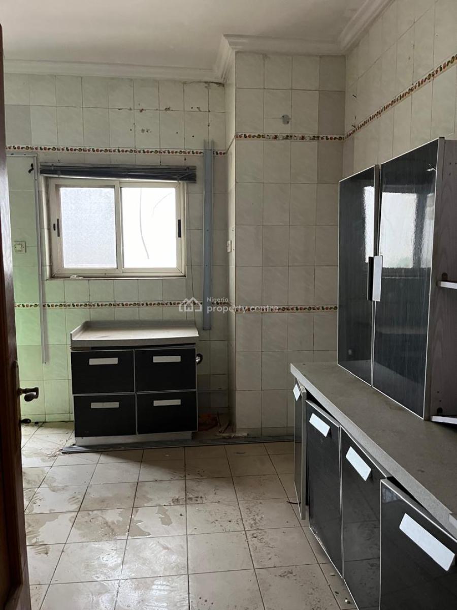 Spacious 3 Bedroom Apartment, Victoria Island (vi), Lagos, Flat / Apartment for Rent