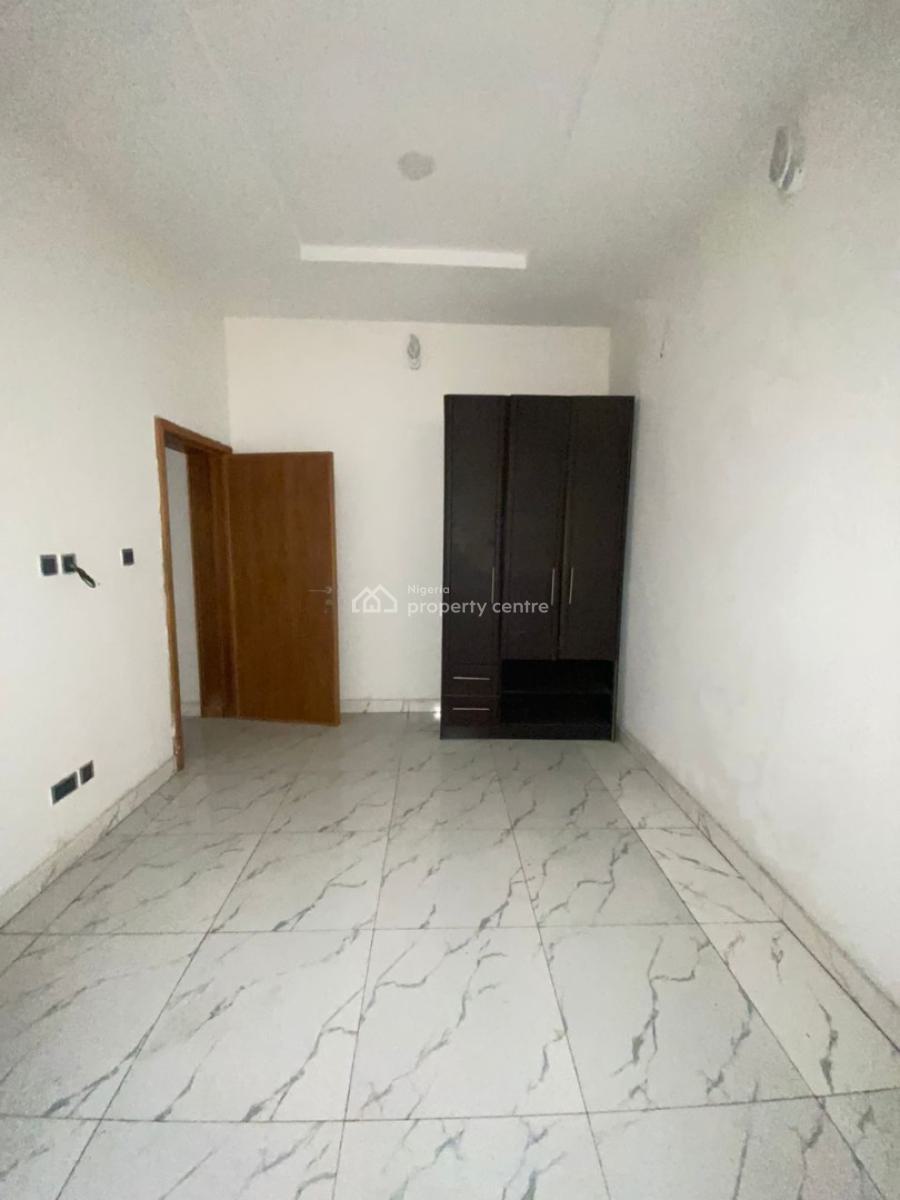 3 Bedroom Apartment in an Estate, Victoria Island (vi), Lagos, Flat / Apartment for Rent