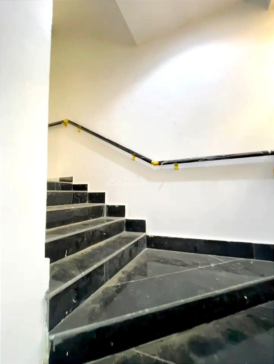 6 Bedrooms Fully Detached Duplex with Bq, Guzape District, Abuja, Detached Duplex for Sale